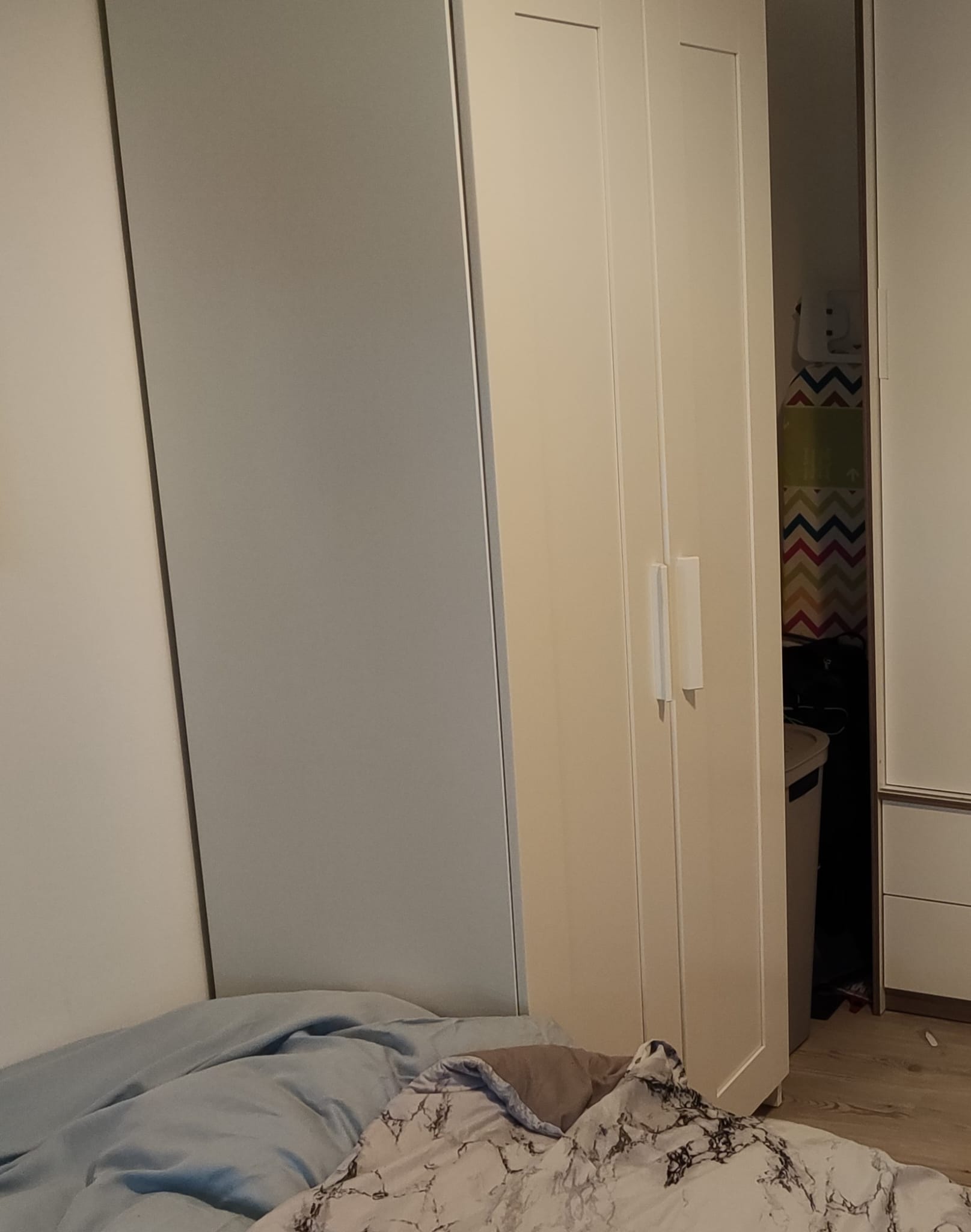 Kleiderschrank
